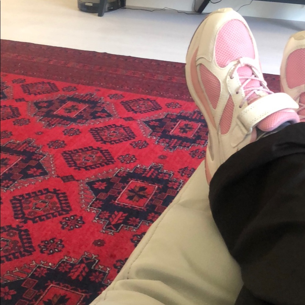 Meet your Posher, Deyaniris